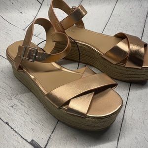 NWT Rose Gold platform Sandals